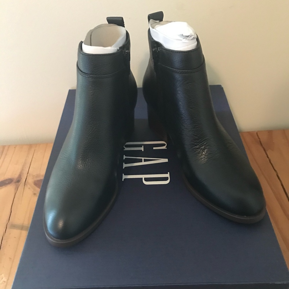 NIB GAP Leather Bootie